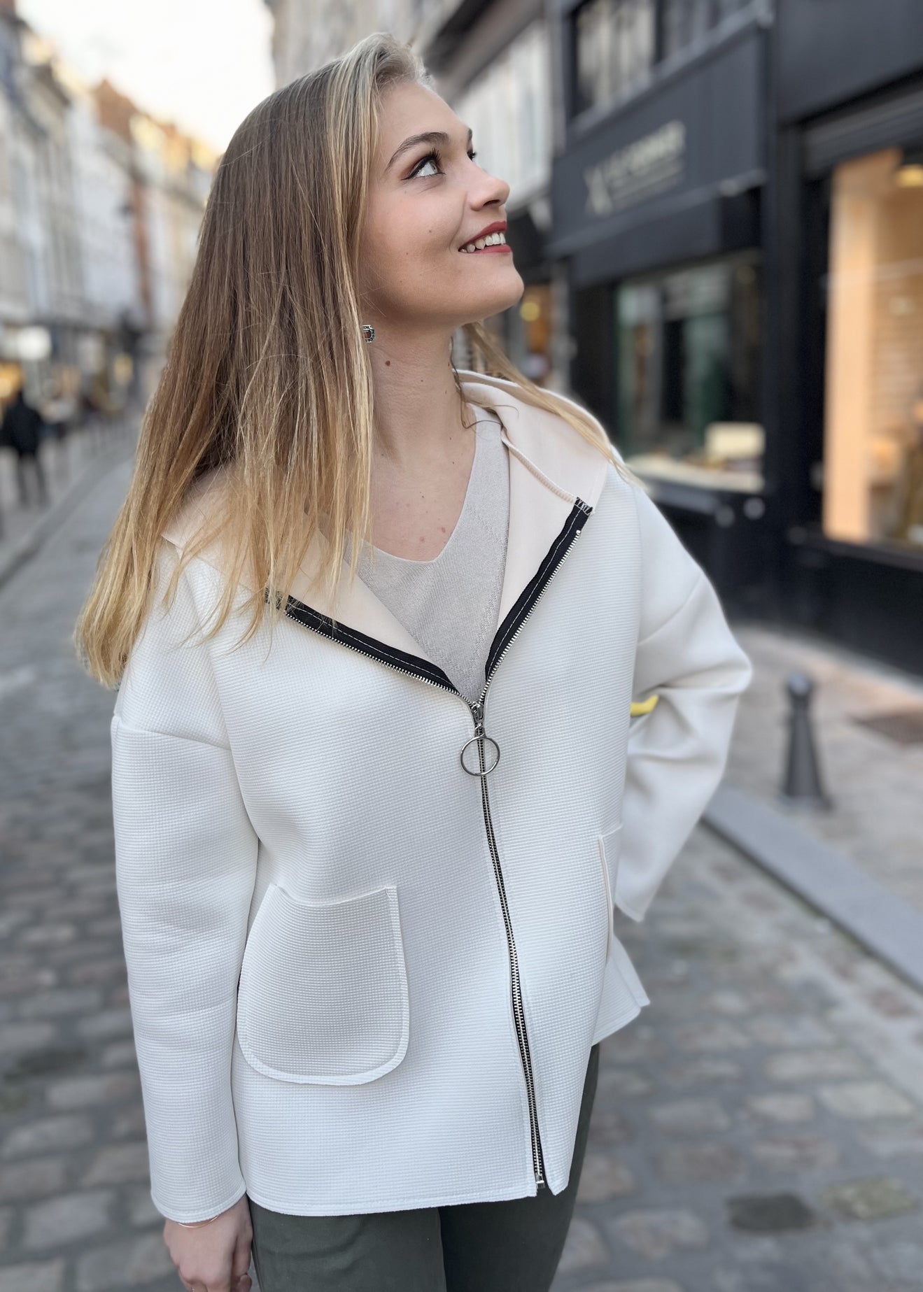 Veste mi-longue capuche et zip Celestine ECRU